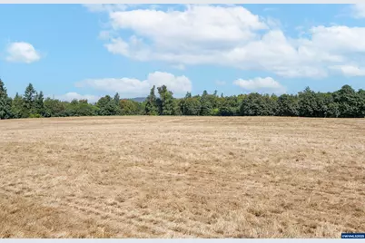 21988 Case (21938-22068) Rd, Aurora, OR 97002 - Photo 10