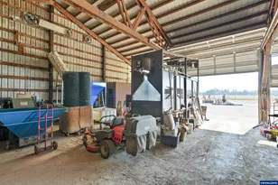 21988 Case (21938-22068) Rd, Aurora, OR 97002 - Photo 22