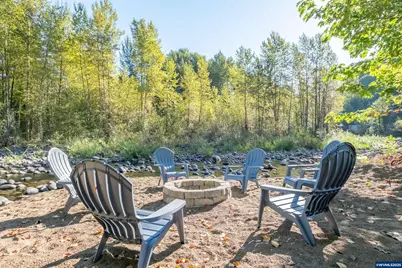 43083 Island Inn Dr, Lebanon, OR 97355 - Photo 8