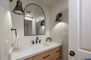 43083 Island Inn Dr, Lebanon, OR 97355 - Photo 22