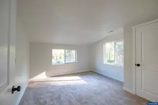 43083 Island Inn Dr, Lebanon, OR 97355 - Photo 32