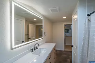 43083 Island Inn Dr, Lebanon, OR 97355 - Photo 30