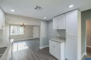 995 Fairview Ave SE, Salem, OR 97302 - Photo 16