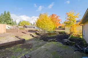 995 Fairview Ave SE, Salem, OR 97302 - Photo 46