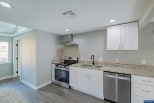 995 Fairview Ave SE, Salem, OR 97302 - Photo 14