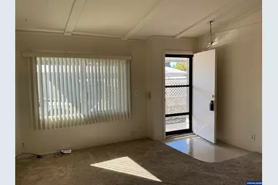 5422 Portland #24 Rd NE, Salem, OR 97305 - Photo 12