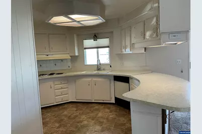 5422 Portland #24 Rd NE, Salem, OR 97305 - Photo 4