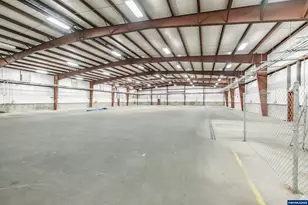 595 N Fir Villa Rd, Dallas, OR 97338 - Photo 10