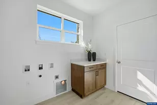 723 SE 42nd Pl, Newport, OR 97366 - Photo 22