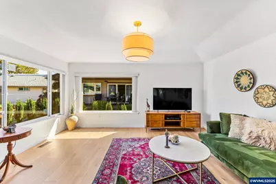 3318 Oakcrest Dr NW, Salem, OR 97304 - Photo 4