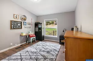 30402 Townsend Rd, Lebanon, OR 97355 - Photo 14