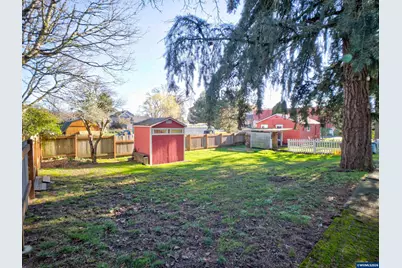 488 B St, Independence, OR 97351 - Photo 32