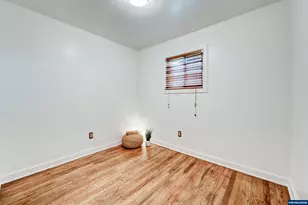 488 B St, Independence, OR 97351 - Photo 18