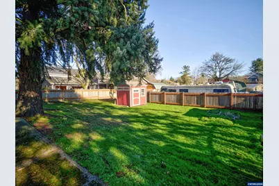 488 B St, Independence, OR 97351 - Photo 30