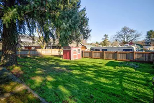 488 B St, Independence, OR 97351 - Photo 30