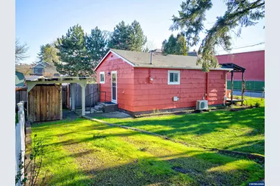 488 B St, Independence, OR 97351 - Photo 28