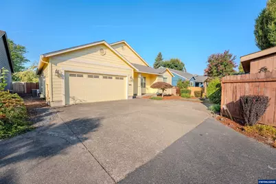 2514 Baines Bl, Hubbard, OR 97032 - Photo 2