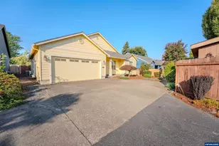 2514 Baines Bl, Hubbard, OR 97032 - Photo 2