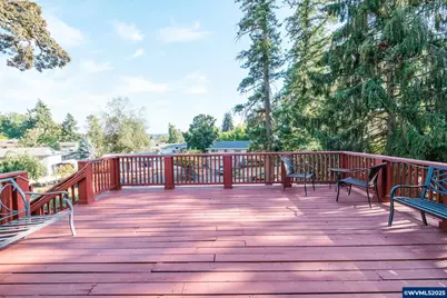 330 Patricia Dr, Gladstone, OR 97027 - Photo 6