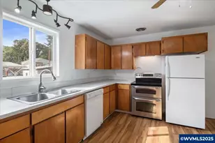 306 Pine Street St NE, Albany, OR 97321 - Photo 18