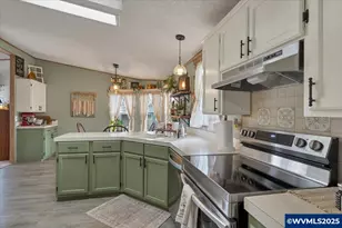 300 SE Lacreole Dr, Dallas, OR 97338 - Photo 10