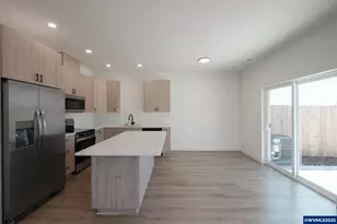 1554-1570-1588 Barn St, Woodburn, OR 97071 - Photo 12