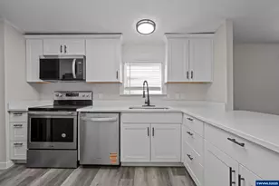 1074 Rodan Ave SE, Salem, OR 97306 - Photo 8