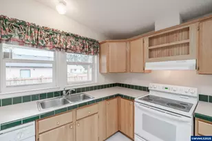 430 Oakdale Ct, Jefferson, OR 97352 - Photo 12