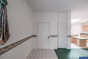 430 Oakdale Ct, Jefferson, OR 97352 - Photo 4