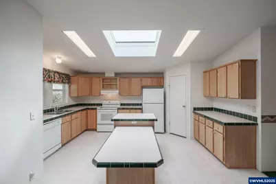 430 Oakdale Ct, Jefferson, OR 97352 - Photo 8