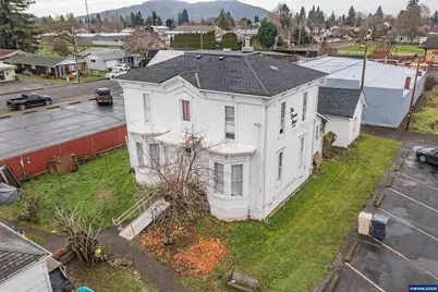 760 S 2nd St, Lebanon, OR 97355 - Photo 2