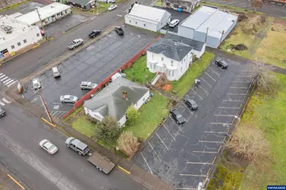 760 S 2nd St, Lebanon, OR 97355 - Photo 12