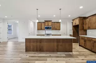 662 Magnolia Ave, Woodburn, OR 97071 - Photo 24