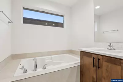 662 Magnolia Av, Woodburn, OR 97071 - Photo 10