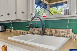 633 SE Ash St, Dallas, OR 97338 - Photo 20