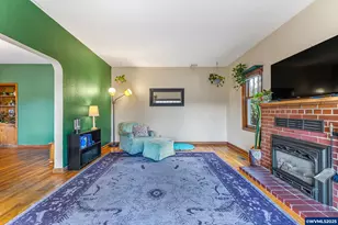 633 SE Ash St, Dallas, OR 97338 - Photo 6