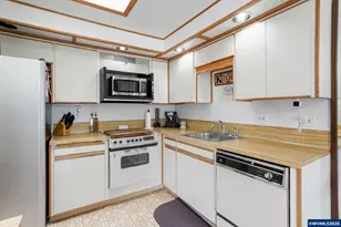 1148 Karen Way NW, Salem, OR 97304 - Photo 16