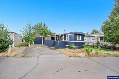 2400 SE Stratus Av #32, McMinnville, OR 97128 - Photo 1