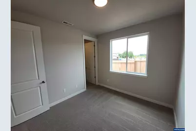 704 Magnolia Av, Woodburn, OR 97071 - Photo 16