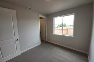 704 Magnolia Ave, Woodburn, OR 97071 - Photo 16