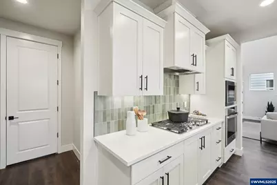 708 Magnolia Av, Woodburn, OR 97071 - Photo 42