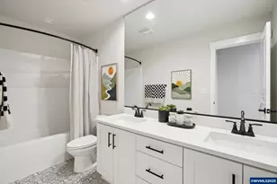 708 Magnolia Ave, Woodburn, OR 97071 - Photo 20