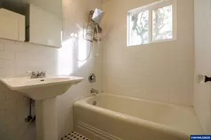 2490 E Nob Hill St SE, Salem, OR 97302 - Photo 24