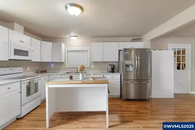 212 Picture St, Independence, OR 97351 - Photo 14