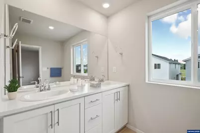 638 Merriott Ln, Woodburn, OR 97071 - Photo 12