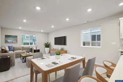 638 Merriott Ln, Woodburn, OR 97071 - Photo 4