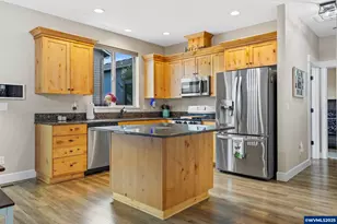 1202 Albatross Ct, Sweet Home, OR 97386 - Photo 10