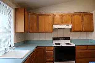 1221 36th Ave SW, Albany, OR 97321 - Photo 8