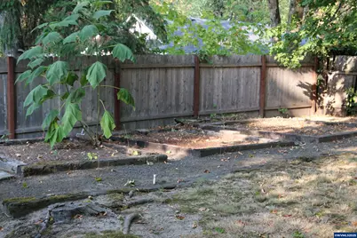 1221 36th Av SW, Albany, OR 97321 - Photo 24