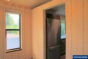 1221 36th Ave SW, Albany, OR 97321 - Photo 10